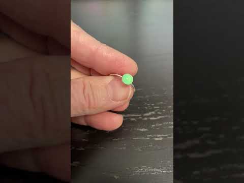 Load and play video in Gallery viewer, Dainty 6mm Round Green Chrysoprase Ring 925 Sterling Silver, Size 7 US
