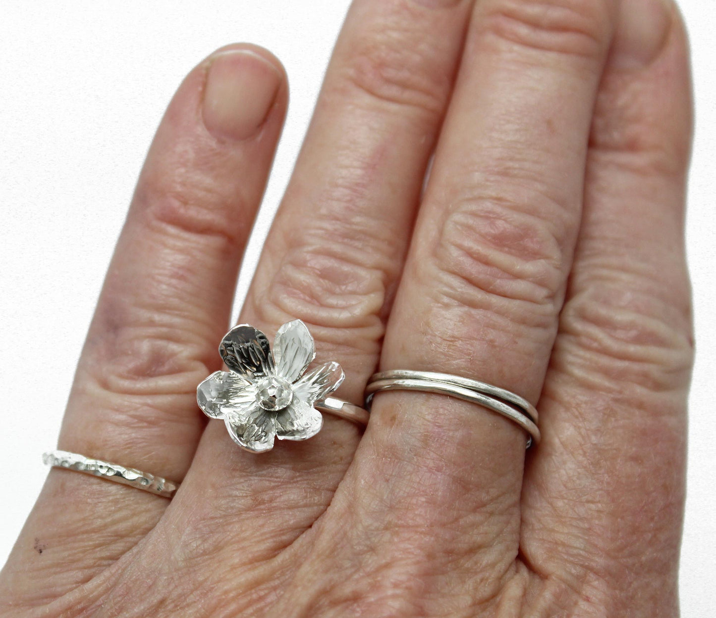 Sterling Silver Flower Ring Size 7.0 US