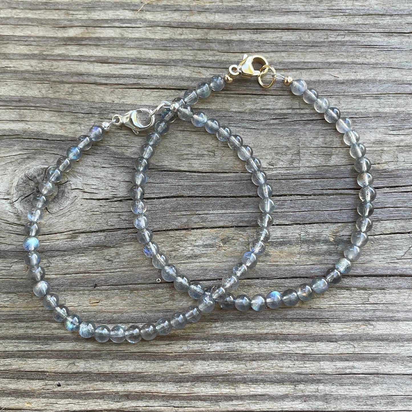 Load image into Gallery viewer, 4mm Labradorite Bead Bracelet with Gold or Silver Clasp
