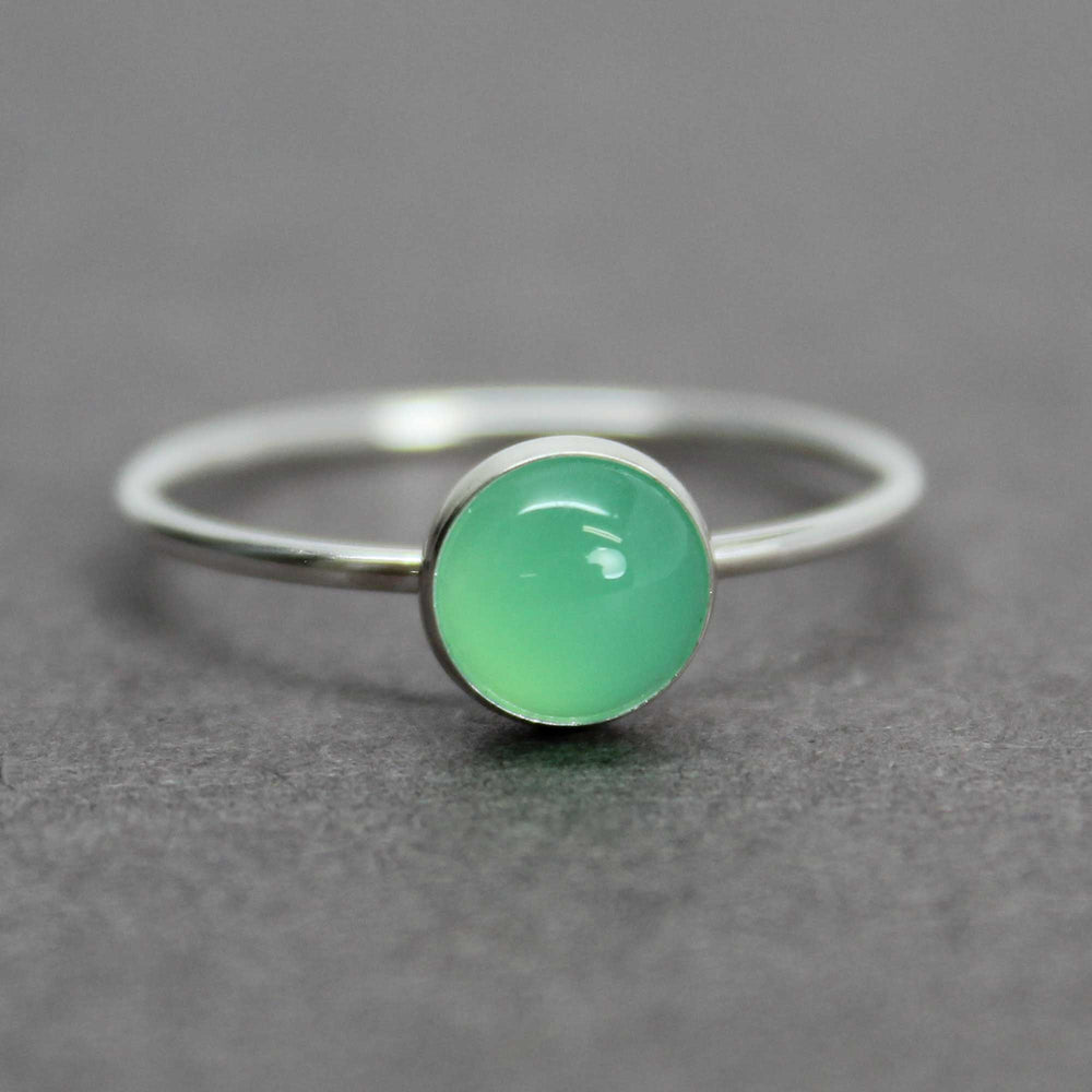
                      
                        Dainty 6mm Round Green Chrysoprase Ring 925 Sterling Silver, Size 7 US
                      
                    