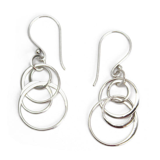 Load image into Gallery viewer, Short Silver Interlocking Hoop Earrings
