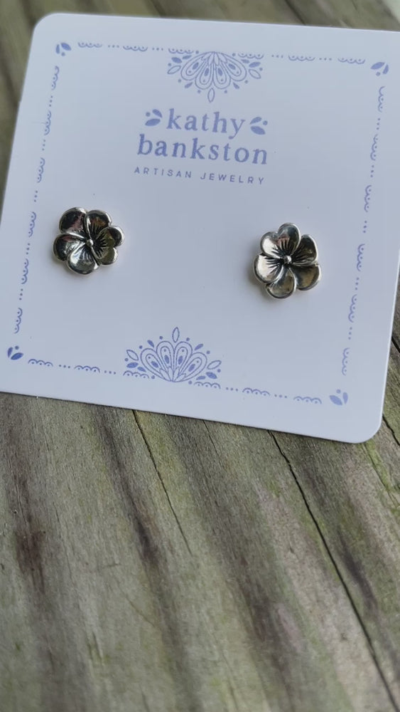 
                      
                        Load and play video in Gallery viewer, Sterling Silver Pansy Flower Stud Earrings
                      
                    