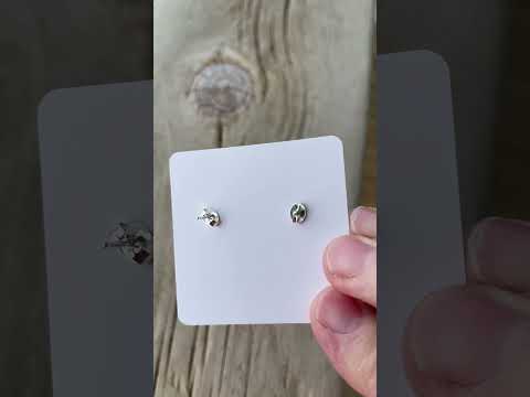 4mm salmon coral studs