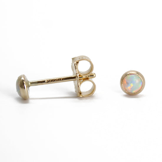 Load image into Gallery viewer, 3mm opal studs in gold
