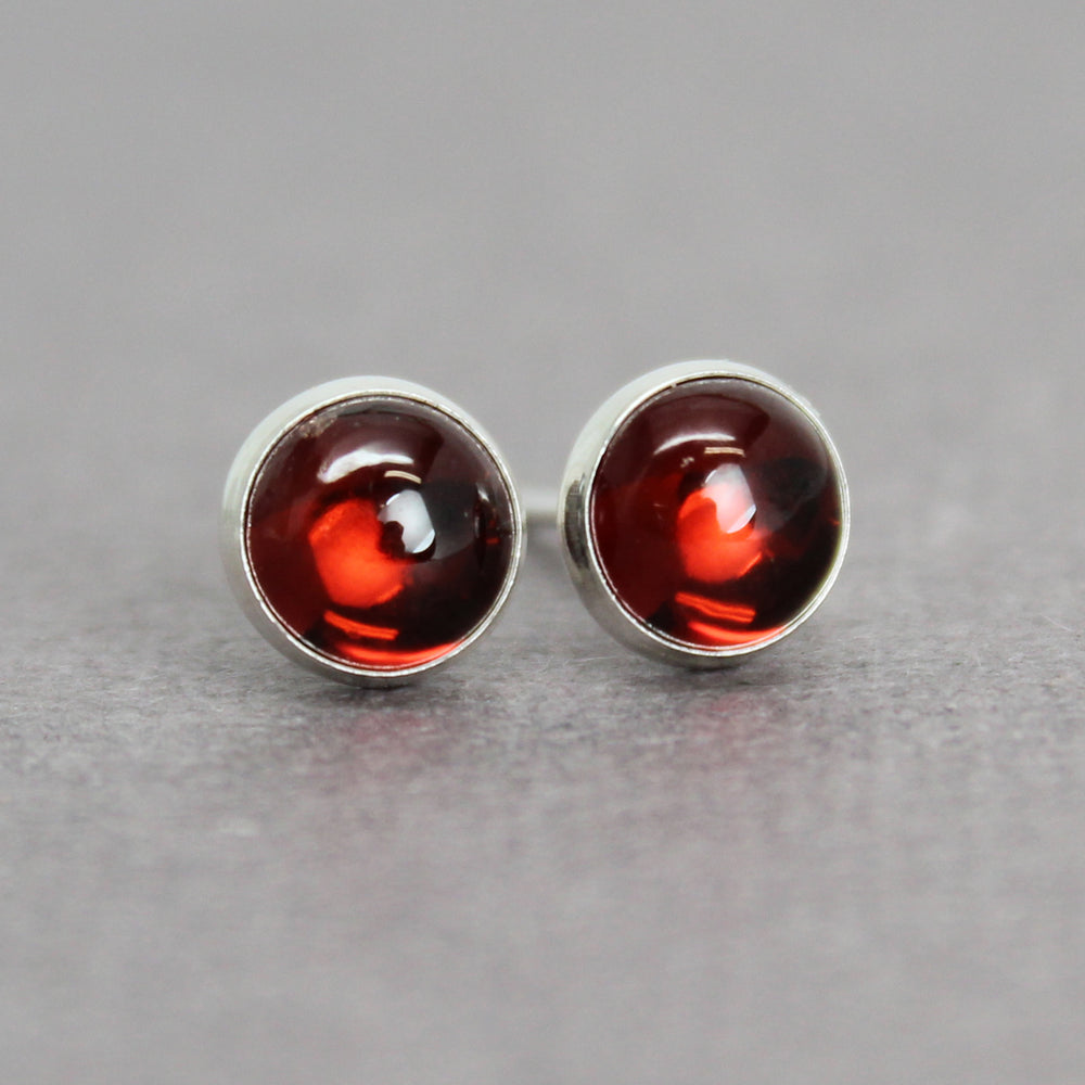 
                      
                        6mm Garnet Stud Earrings
                      
                    
