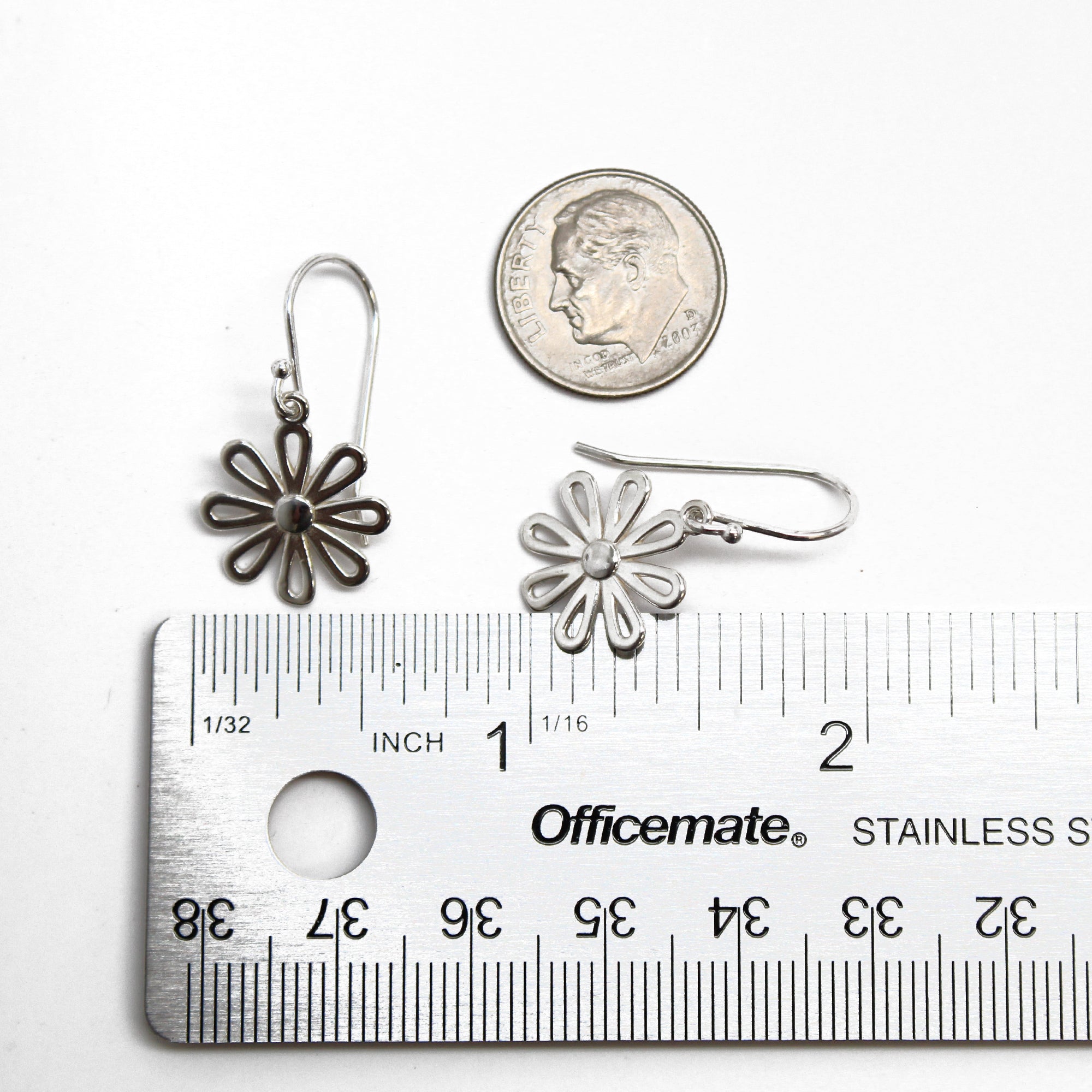 [KATENKELLY] 925Silver☆Tiny Flower Earrings Tiny hexagon flower earrings in Silver – Kate Koel